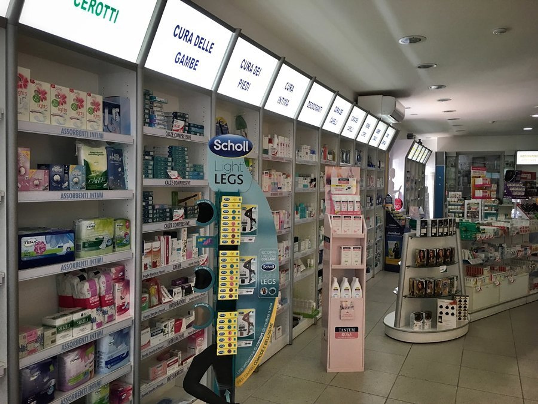 Il banco e l'area di consulenza